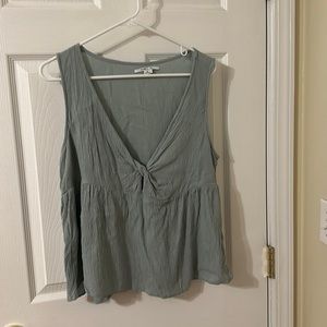 O’Neill green top size extra large great condition